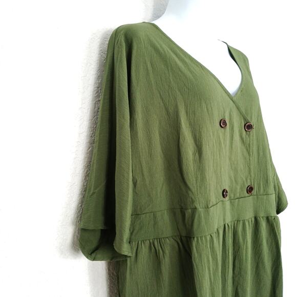 NWT Bloomchic V-Neck Jumpsuit Size 26 - Picture 3 of 9